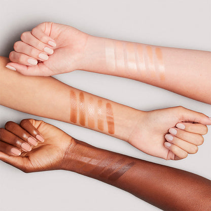 M.A.C Strobe Dewy Skin Tint - Light
(1 gms)