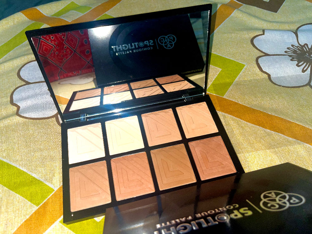 PAC Spotlight Contour Palette X8 - All in One MUA Palette, High Payoff, Shades for every Skin Tone
(5.6gm)