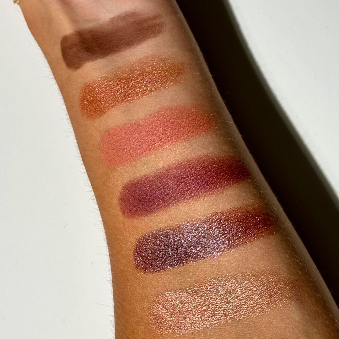 M.A.C Eye Shadow X6 - Embroidered Opulence (Embroidered Opulence Collection)
(7.2g)