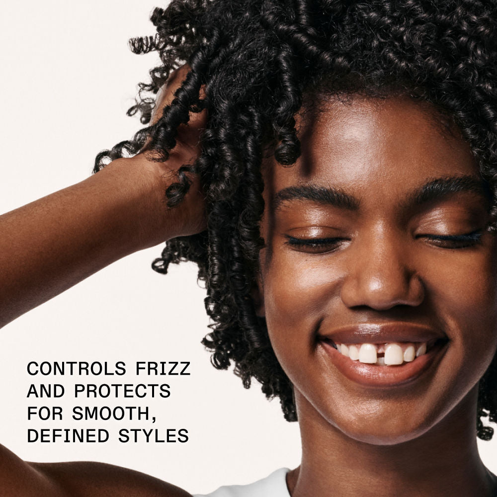 Olaplex No. 6 Bond Smoother Frizz Control Styling Hair Cream
(100ml)