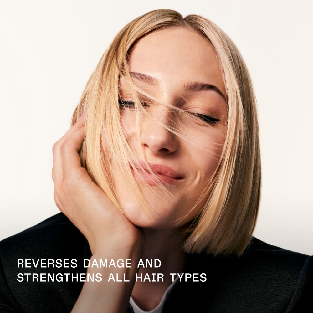 Olaplex No. 3 Hair Perfector Pre-Shampoo Strengthening And Reparative Hair Treatment
(100ml)