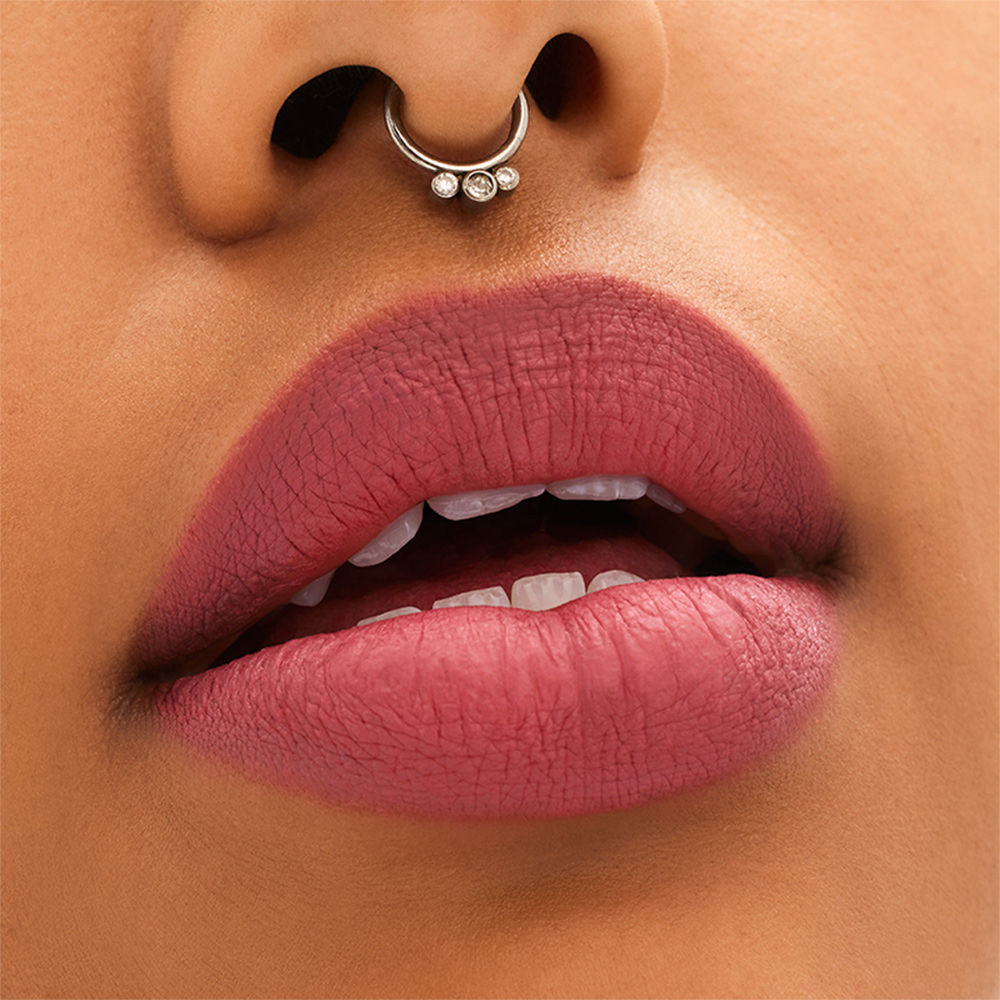 M.A.C Locked Kiss Lipstick
(1 gms)