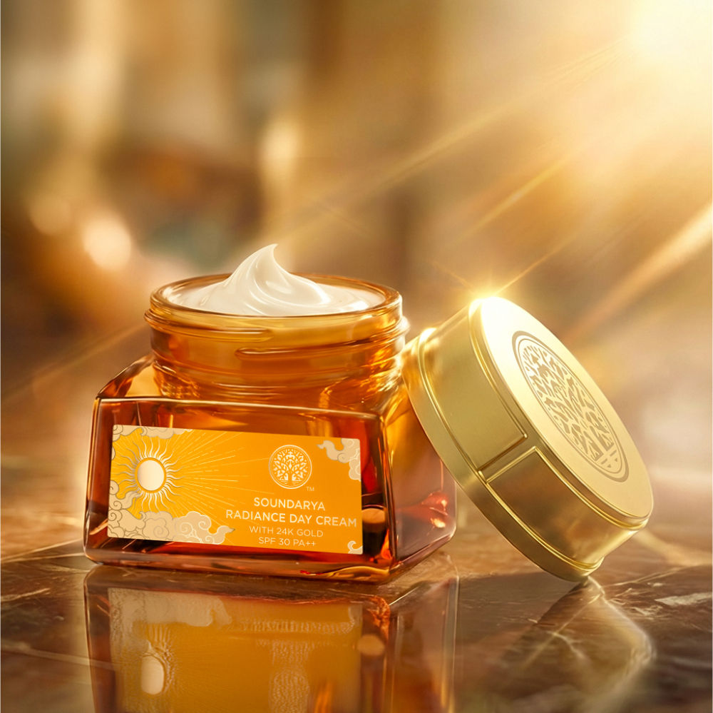 Forest Essentials Soundarya Radiance Day Cream with 24K Gold & SPF 30 PA++
(50g)