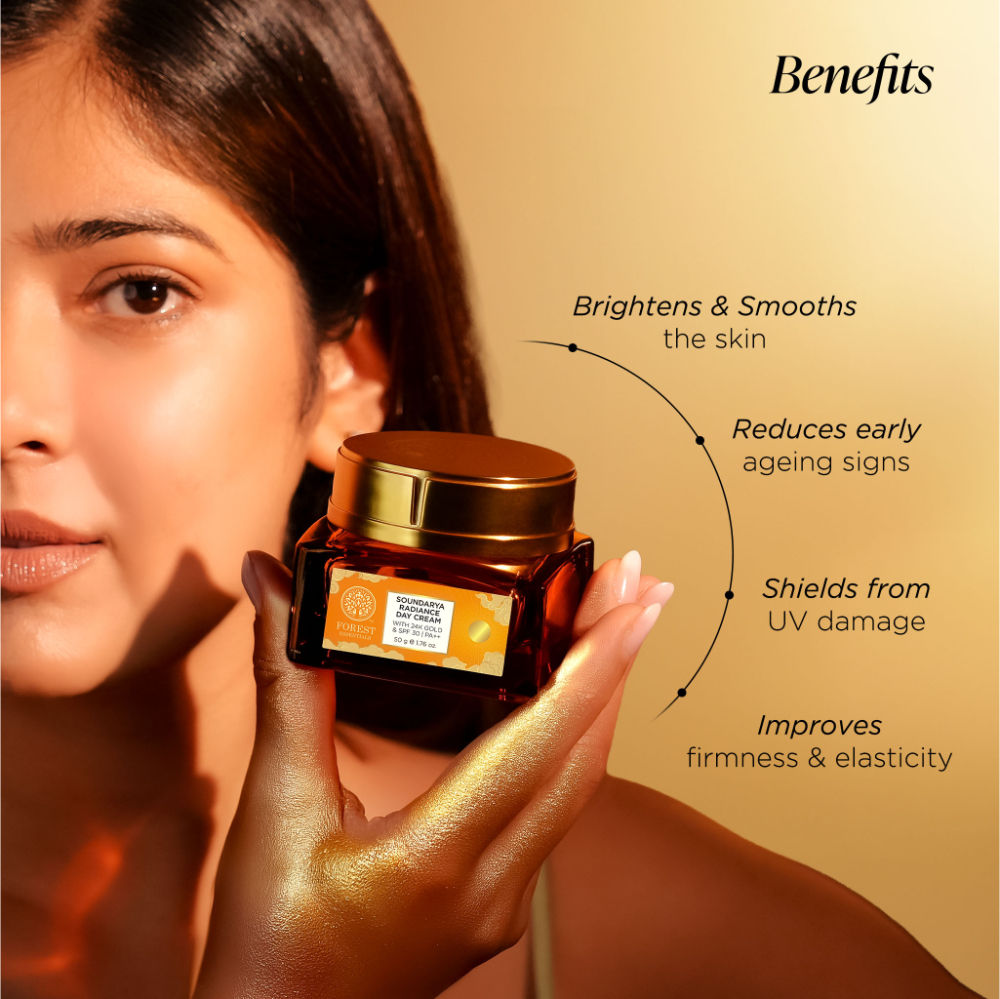 Forest Essentials Soundarya Radiance Day Cream with 24K Gold & SPF 30 PA++
(50g)