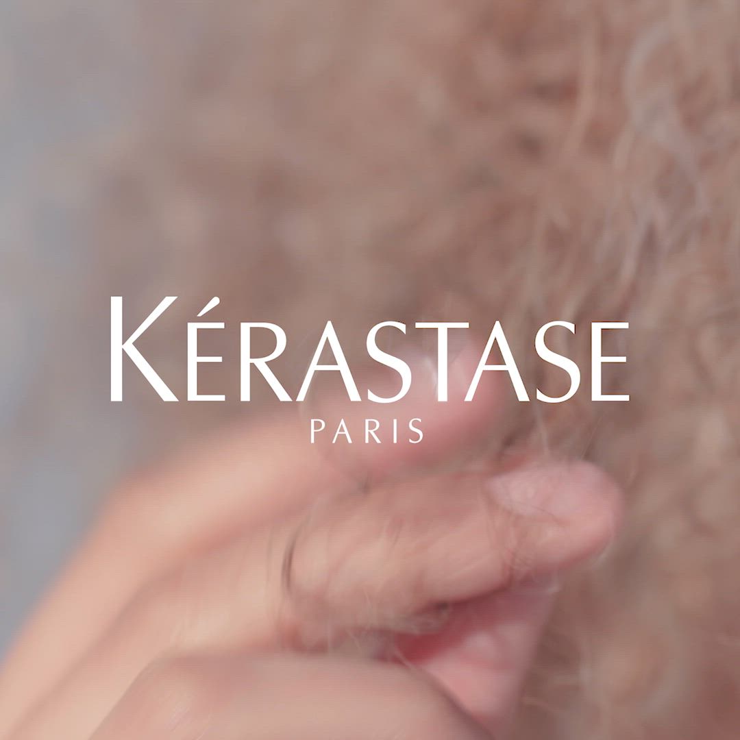 Kerastase Curl Manifesto Leave-in Gel-Cream For Curly & Wavy Hair, Infused with Manuka honey
(150ml)
