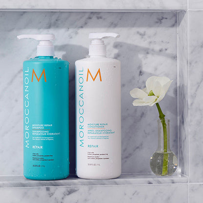 Moroccanoil Moisture Repair Conditioner | Argan Oil & Keratin | Repairs & Strengthens Damaged Hair
(500ml)