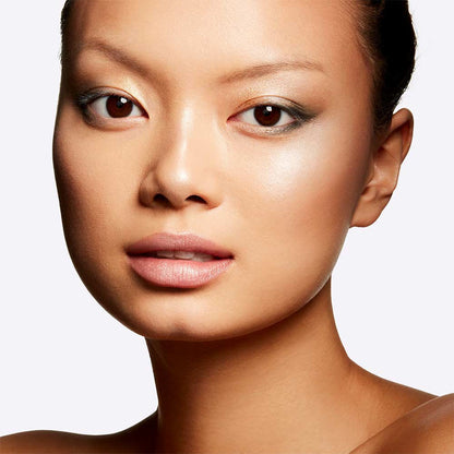 M.A.C Extra Dimension Skinfinish
(9gm)