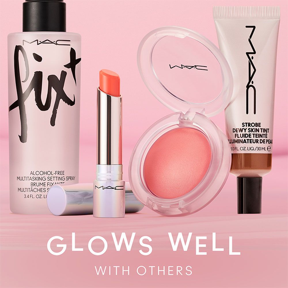 M.A.C Glow Play Cushiony Blush - That's Peachy
(7.3g)