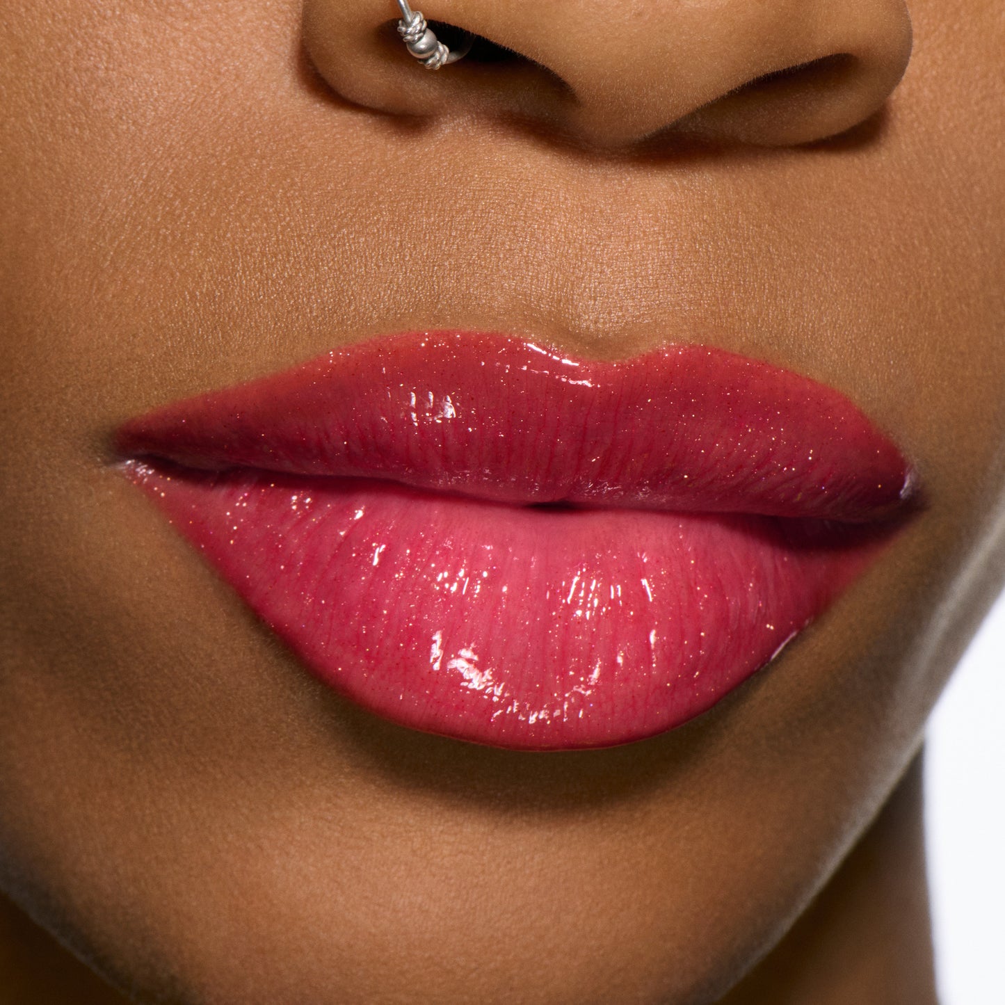 M.A.C Viva Glam Lipglass Air-Viva Kimmitment
(5ml)